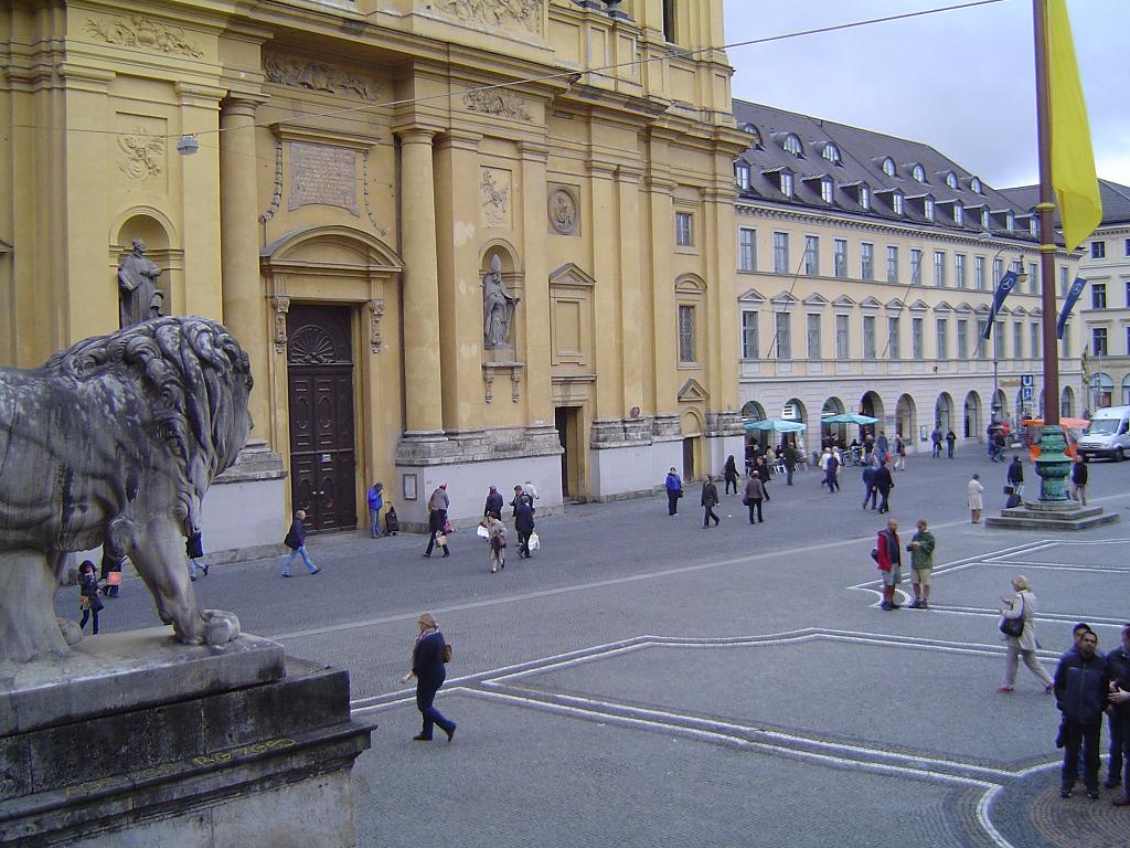 Feldherrnhalle 5-2011a.JPG