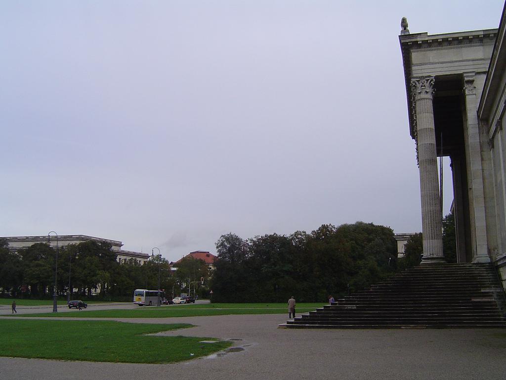 Königsplatz 7-2011.JPG