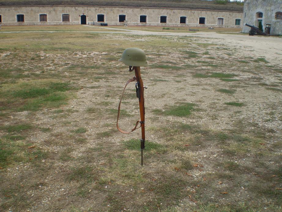 Monostori Erőd 01a